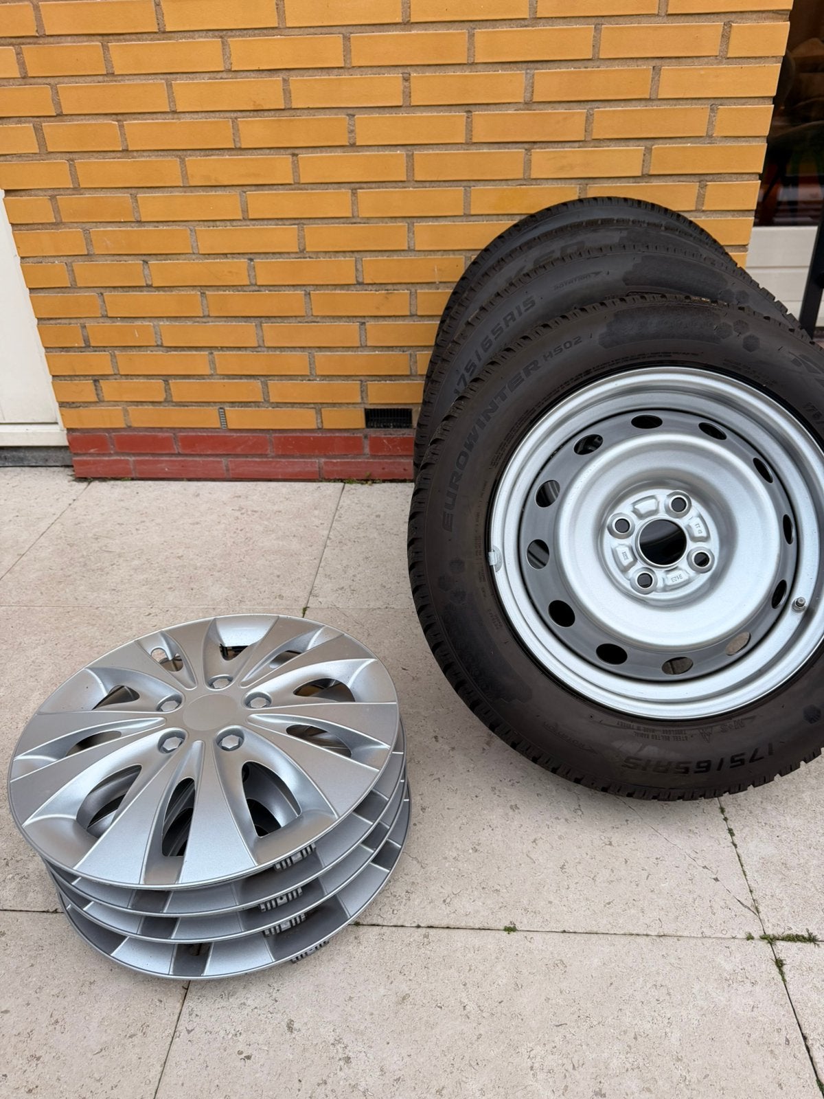 Winterbanden Suzuki Swift / Ignis + TPMS + 7 mm prof., Ophalen, 15 inch, 175 mm, Banden en Velgen