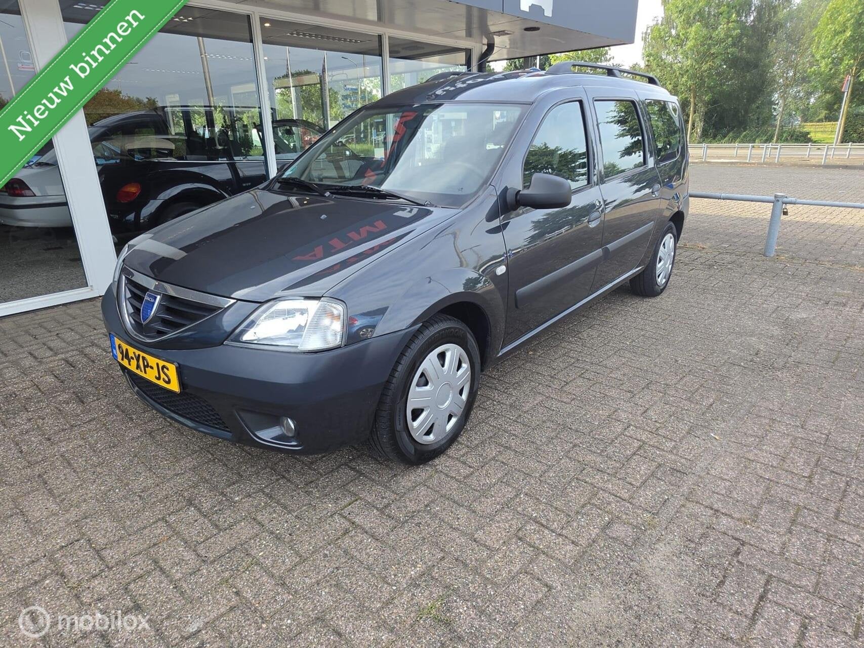 Dacia Logan MCV 1.6-16V 7 persoons Airco Trekhaak KM NAP, Auto's, Dacia, Voorwielaandrijving, Gebruikt, 7 stoelen, Bedrijf
