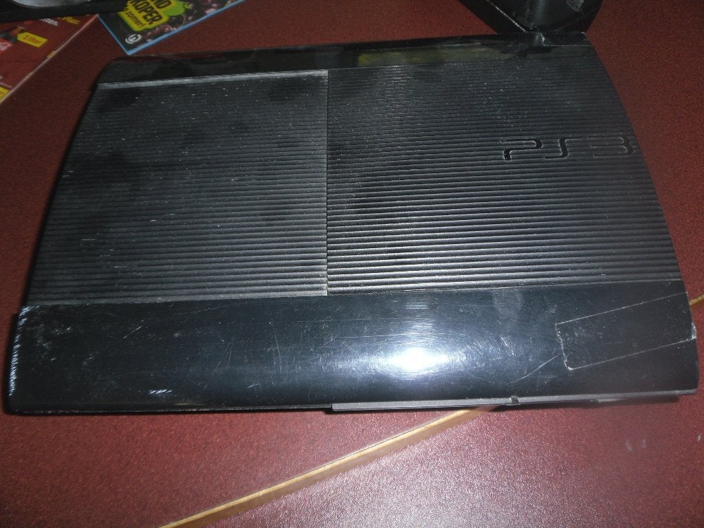 playstation 3 met 18 spellen, spellen ook los te koop. 2 con, 1 speler, Ophalen of Verzenden, Gebruikt, Vanaf 3 jaar