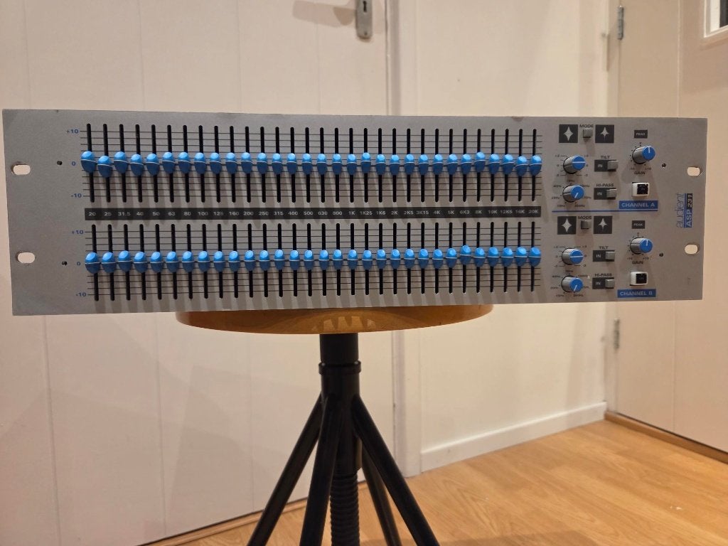 Audient Eq 2x31 bands, Muziek en Instrumenten, Effecten, Ophalen, Gebruikt, Equalizer