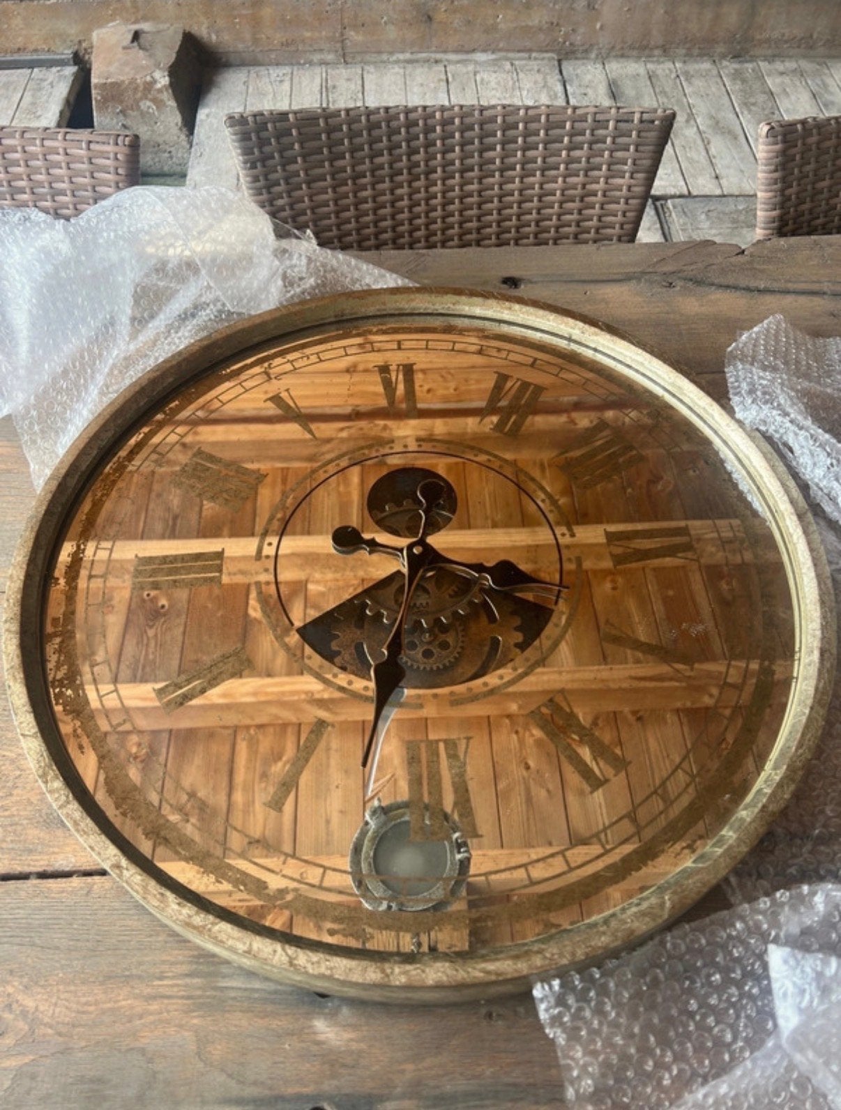 Grote gouden messing kleur wandklok - diameter 60 cm, Antiek en Kunst, Antiek | Klokken, Ophalen
