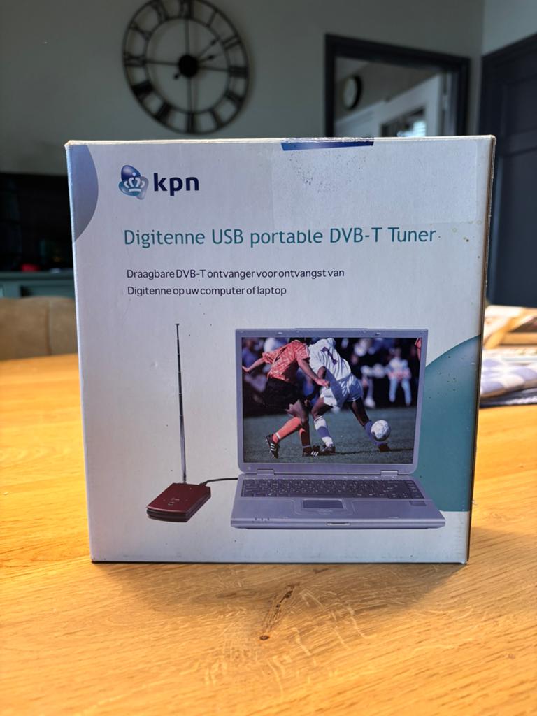 KPN Digitenne USB DVB‑T Tuner – Compleet in Doos, Audio, Tv en Foto, Televisie-accessoires, Ophalen, Zo goed als nieuw