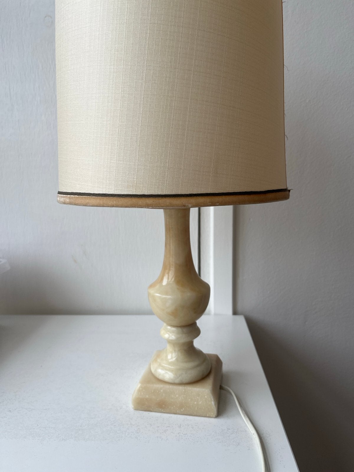 Vintage Tafellamp met Marmeren Voet en Stoffen Kap, Antiek en Kunst, Ophalen