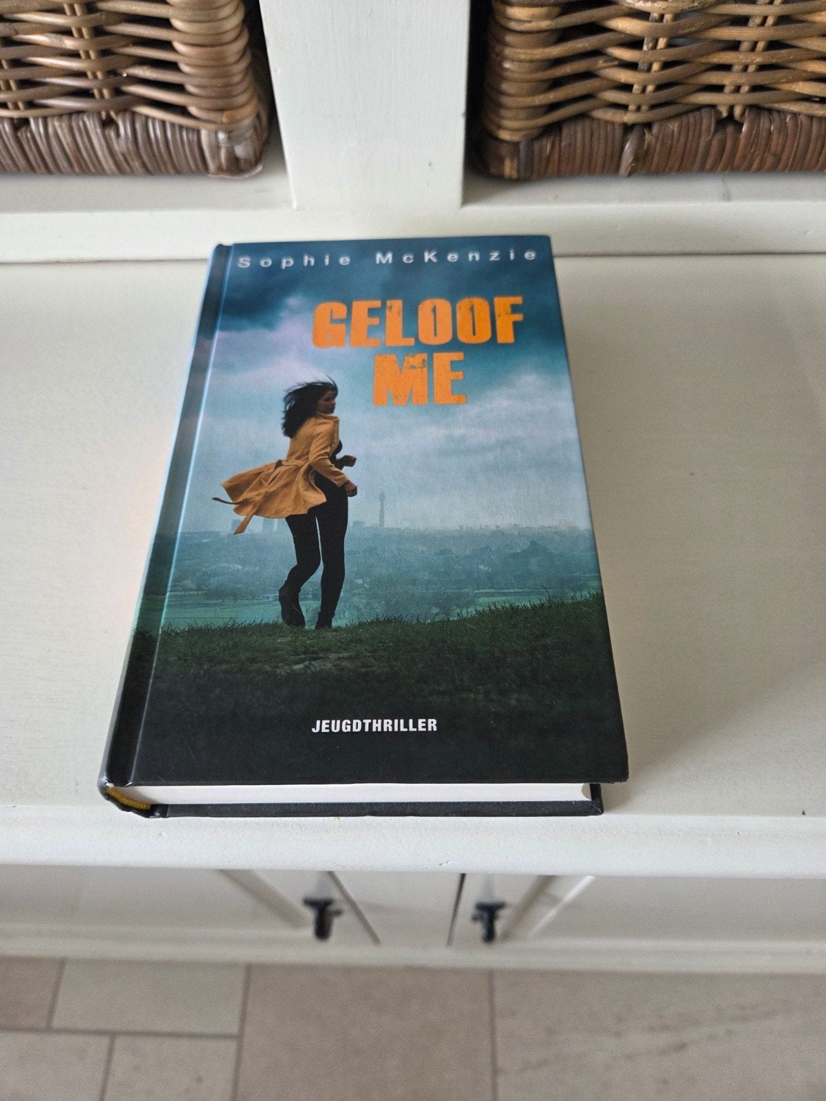 Sophie Mckenzie - Geloof me, Boeken, Ophalen of Verzenden, Gelezen, Sophie Mckenzie