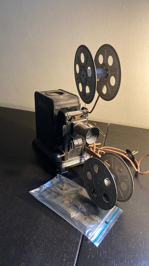 Vintage Filmprojector met Spoelen - Decoratie/Onderdelen, Ophalen of Verzenden, Niet werkend, Overige typen