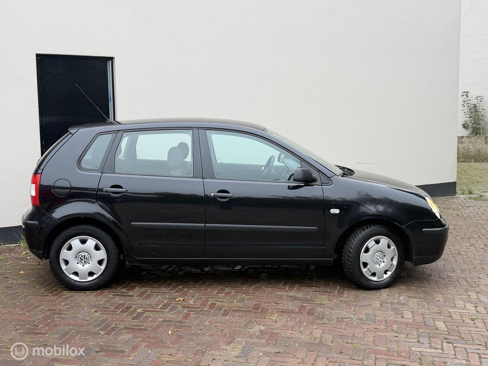 Volkswagen Polo 1.4-16V Highline | airco | cruise | nw apk, Auto's, Voorwielaandrijving, 4 cilinders, Zwart, Origineel Nederlands