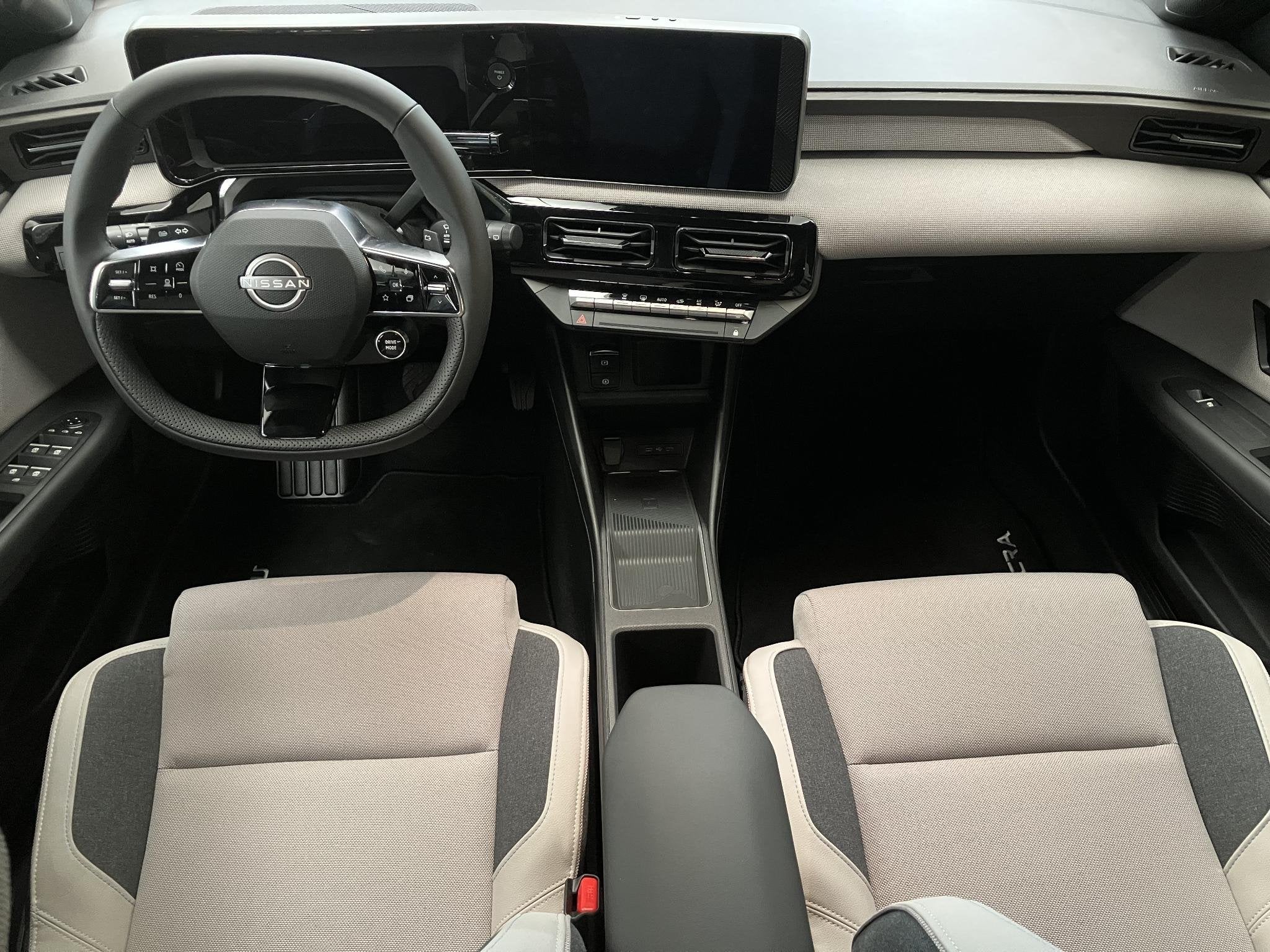 Nissan Micra EVOLVE 52 kWh / 417 km WLTP/ Demonstratieauto /, Auto's, Stof, Gebruikt, 150 pk, Origineel Nederlands
