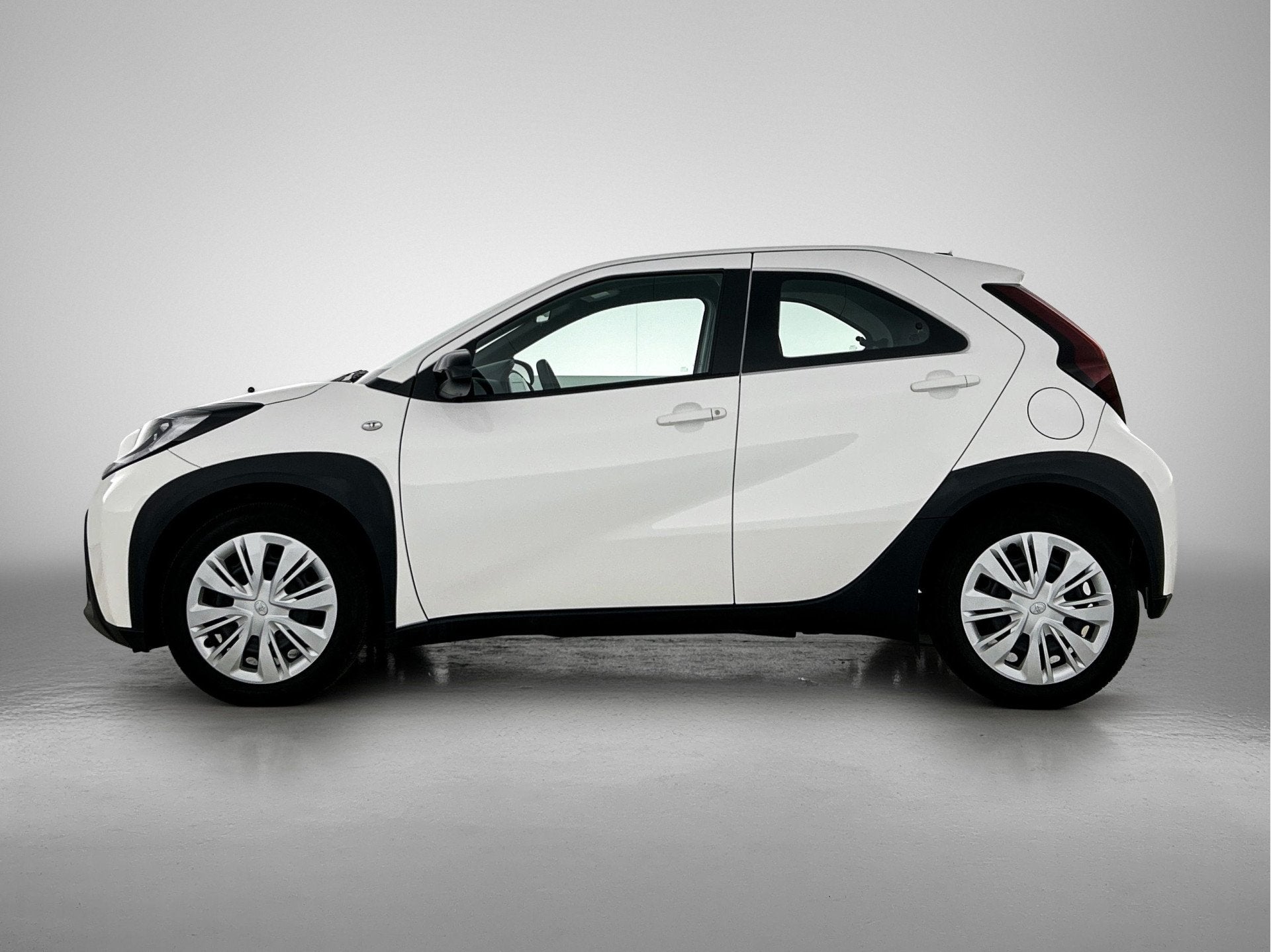 Toyota Aygo X 1.0 VVT-i MT Play | Achteruitrijcamera | Adapt, Auto's, 12 maanden, Stof, Gebruikt, 920 kg