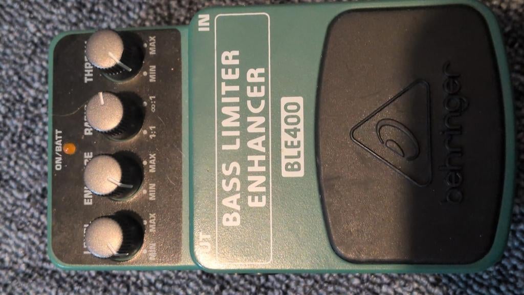 Behringer BLE400 Bass Limiter Enhancer Pedaal, Ophalen of Verzenden, Gebruikt, Compressor