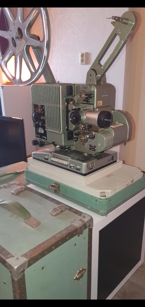 Siemens 2000 16mm filmprojector, Verzamelen, Fotografica en Filmapparatuur, Ophalen of Verzenden, 1960 tot 1980, Projector