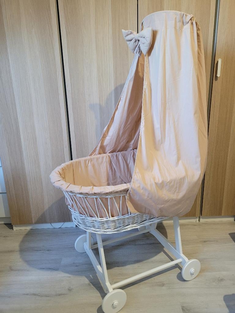 Wiegje, Kinderen en Baby's, Babywiegjes en Ledikanten, Ophalen, Zo goed als nieuw, Wieg