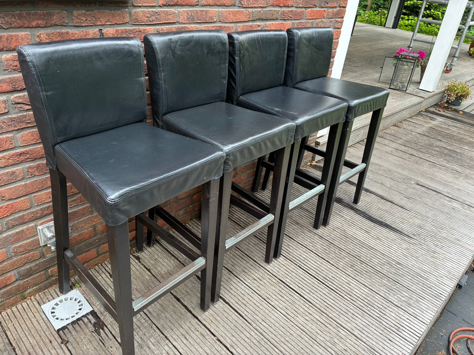 4 stuks leren krukken Ikea Hendriksdal, Huis en Inrichting, Barkrukken, Gebruikt, Met voetsteun, 60 tot 90 cm, Ophalen of Verzenden