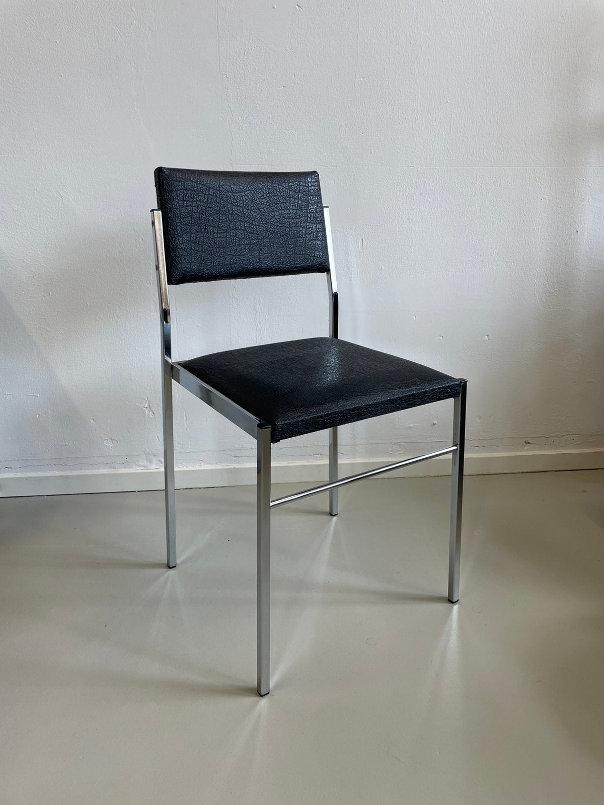 Set van 2 vintage / mid century stoelen, Ophalen, Twee, Zwart, Zo goed als nieuw