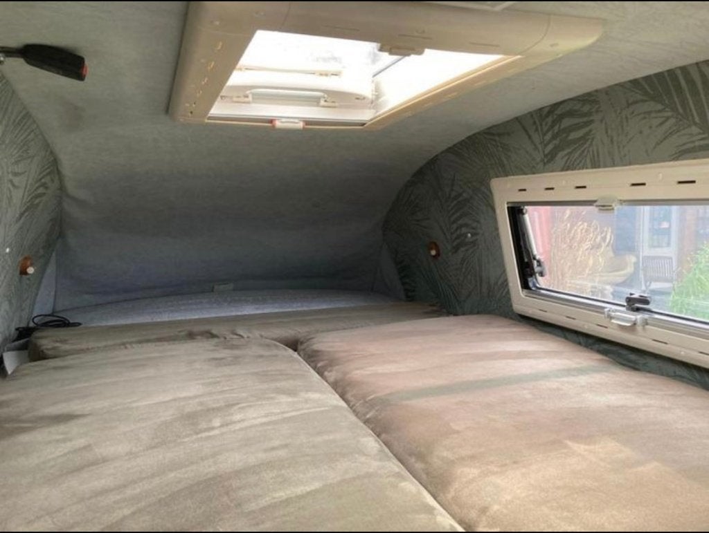 Foto 12 van Mooie Volkswagen Transporter T4 camper / camperbus te koop!