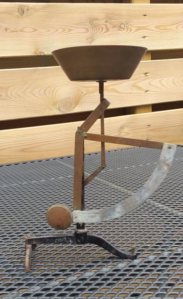 OUDE KOPEREN WEEGSCHAAL 35 CM HOOG tot 250 GR, Antiek en Kunst, Ophalen of Verzenden