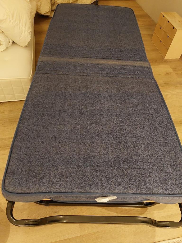 Opvouwbaar kampeerbed met matras, Ophalen of Verzenden