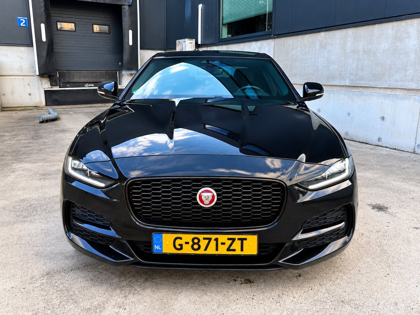 Jaguar XE 2.0 250pk AWD Automaat 2020 Zwart, Achterwielaandrijving, 1800 kg, Zwart, 4 cilinders