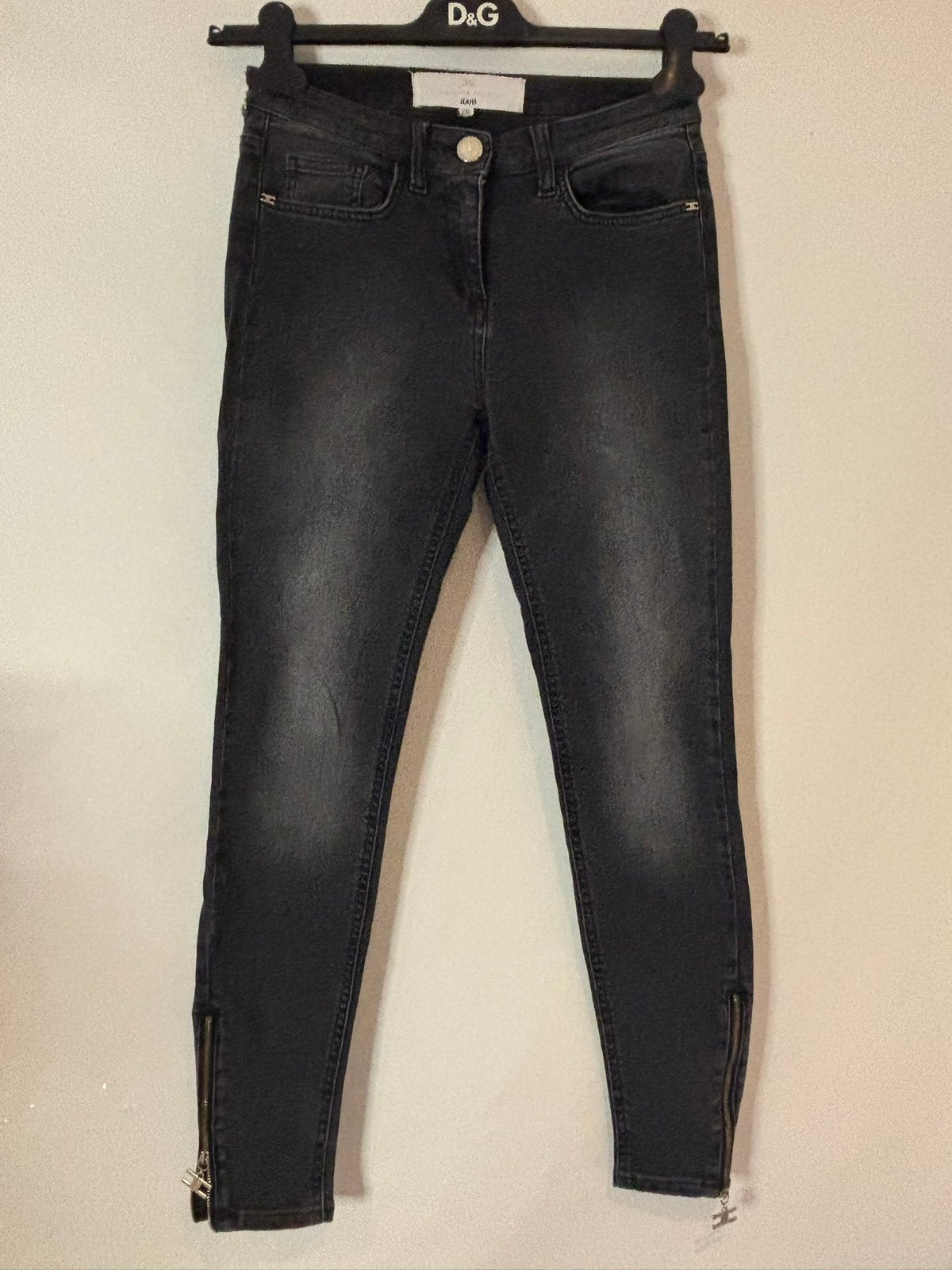 Elisabetta franchi grijze jeans maat 26, Ophalen of Verzenden, Zo goed als nieuw, Zwart, W27 (confectie 34) of kleiner