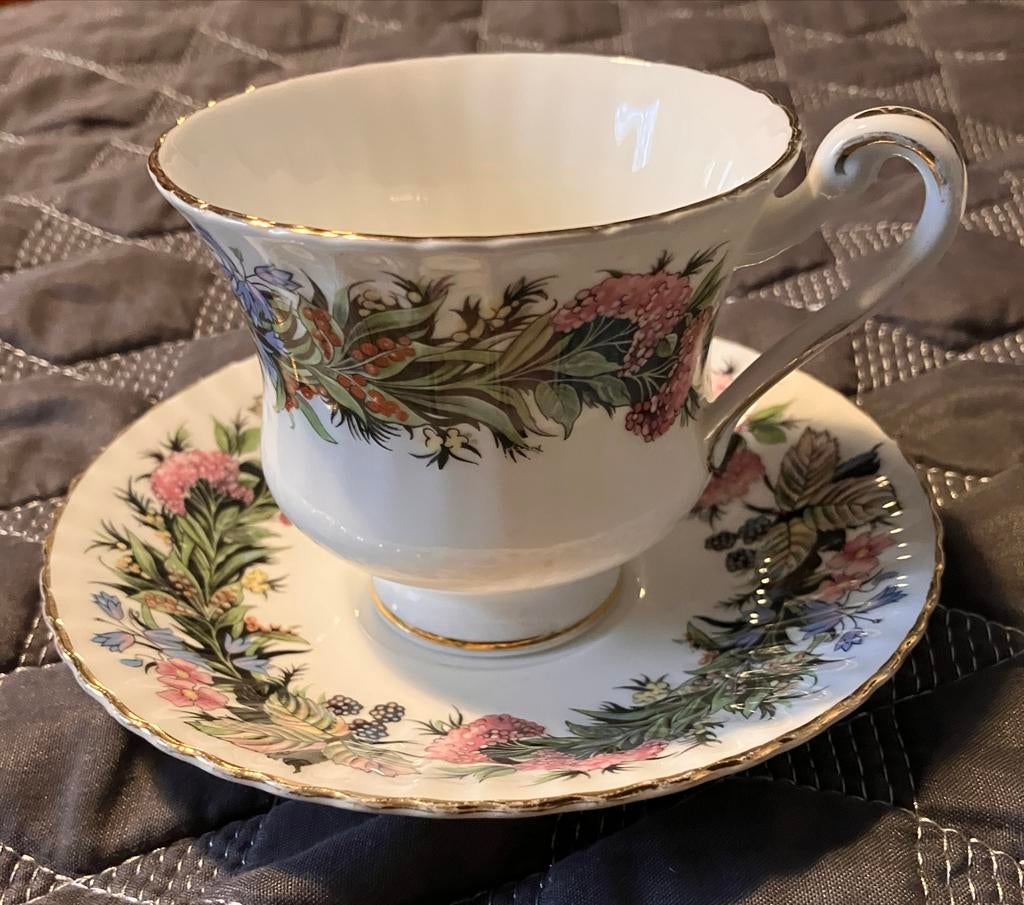 Paragon The Queen's Fine Bone China kop en schotel, Ophalen