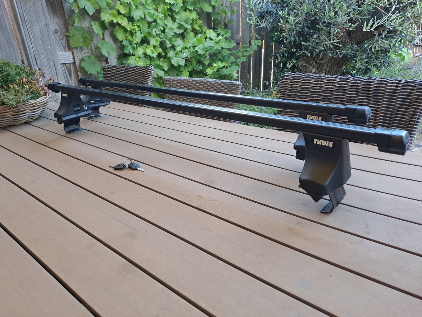 Thule dakdragers met sloten en sleutels, Auto diversen, Dakdragers, Ophalen, Gebruikt