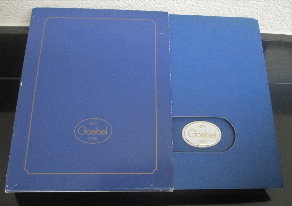 goebel boek van125 jaar hummel 1871 tot1996, Antiek en Kunst, Ophalen of Verzenden