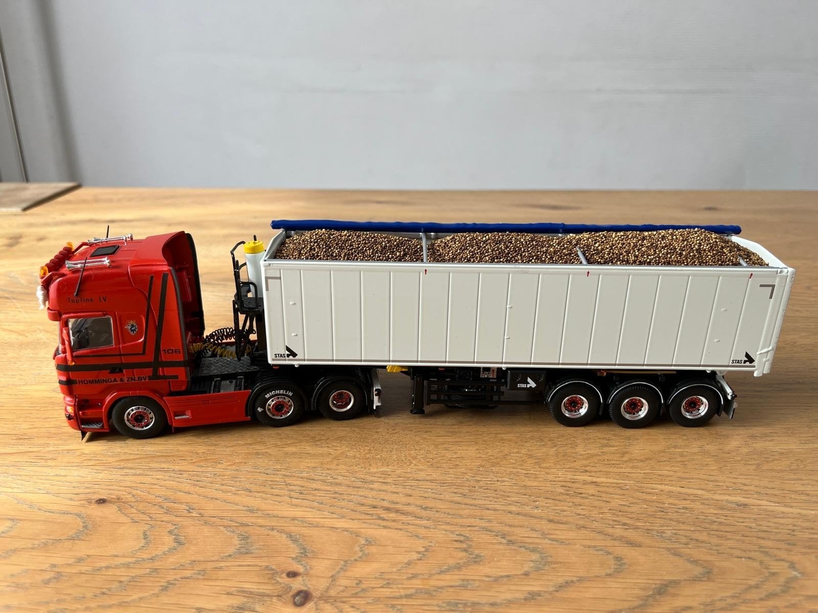Lading " zetmeelaardappelen " voor Tekno of WSI kipperopl., Hobby en Vrije tijd, Modelauto's | 1:50, Ophalen of Verzenden, Bus of Vrachtwagen