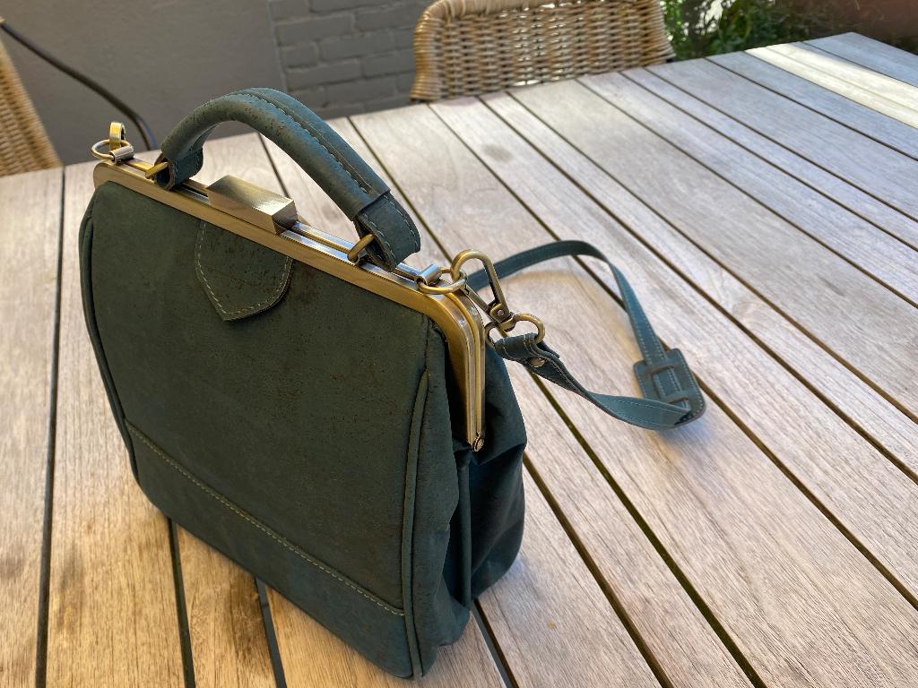 Te koop: Vegan schouder/ rugtas Bebebark, Minder dan 30 cm, Nieuw, Minder dan 25 cm, Ophalen