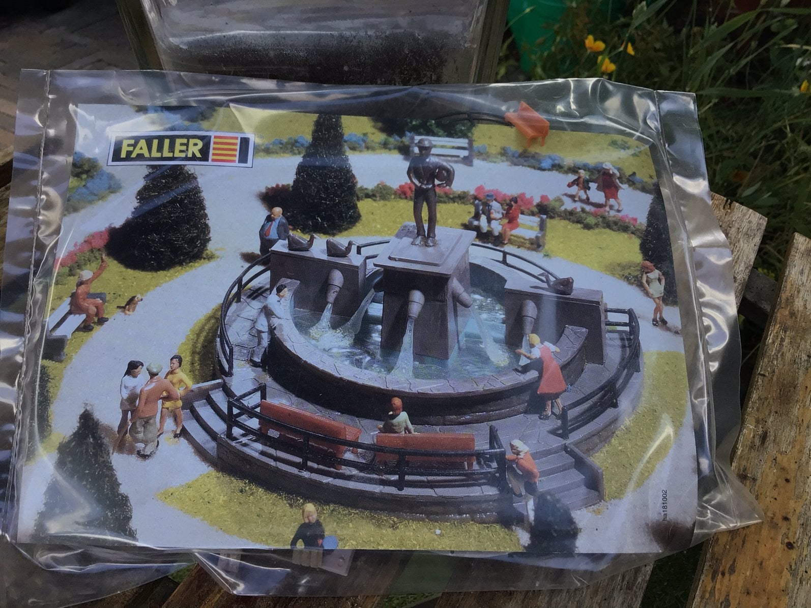 Faller fontein met pomp 232, 627, 226, 627, Hobby en Vrije tijd, Modeltreinen | H0, Overige merken, Gelijkstroom of Wisselstroom