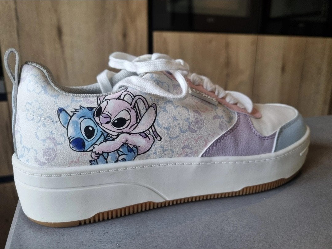 Leuke Stitch & Angel sneakers van Pull&Bear, Kleding | Dames, Schoenen, Pull&Bear, Wit, Ophalen of Verzenden, Sneakers of Gympen