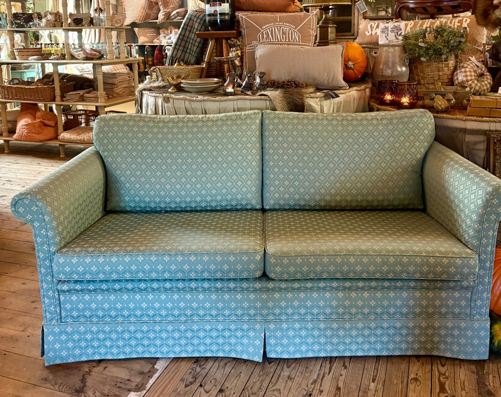 Leuke bank met prachtige print, showmodel , 3 zits bank, 75 tot 100 cm, Zo goed als nieuw, Hoofdstaat 15 de steeg, Il fienile