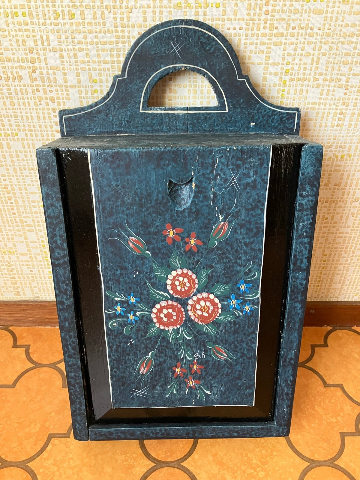 Handgeschilderde houten doos, schuifpaneel, Hindelooperstijl, Ophalen