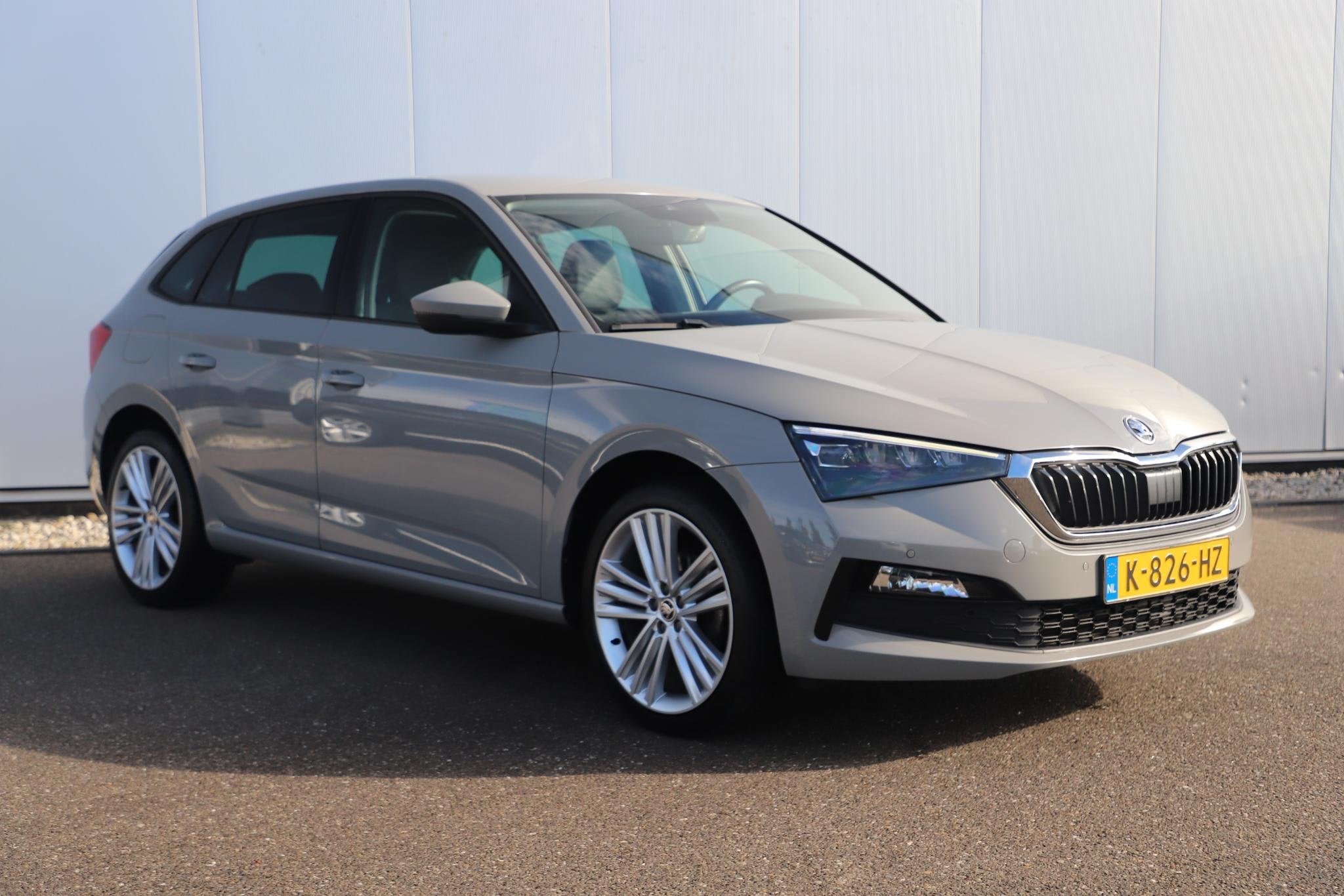 Skoda Scala 1.0 TSI Business Edition Automaat 18 inch LMV Vi, Scala, Gebruikt, Euro 6, Met garantie (alle)