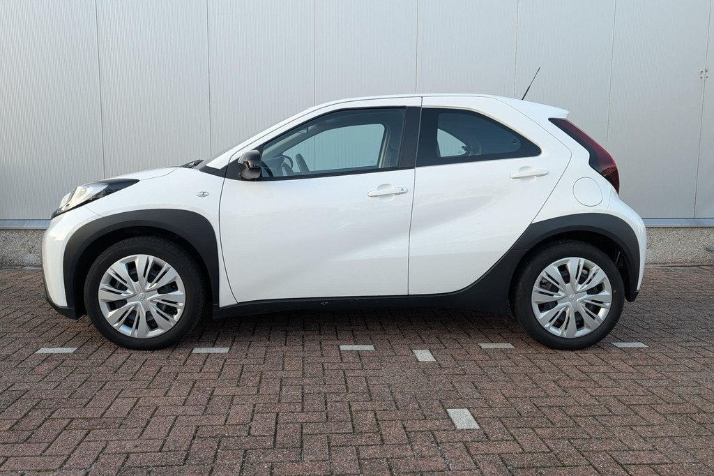 Toyota Aygo X 1.0 VVT-i MT Play |Apple CarPlay/Android Auto|, Stof, Gebruikt, 920 kg, Start-stop-systeem
