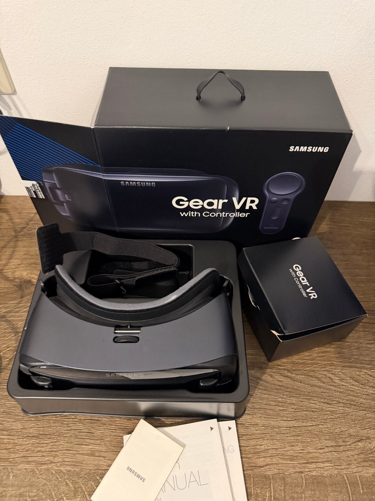 Samsung Gear VR met Controller - Zo goed als nieuw, Ophalen of Verzenden, Zo goed als nieuw, VR-bril, Telefoon