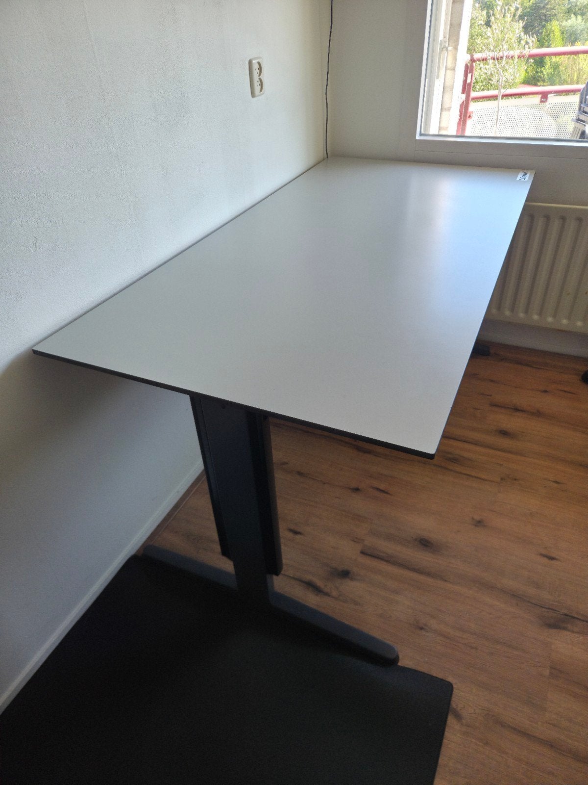 Zit-sta bureau (werkblad: 160x80cm) met bijpassende ladekast, Ophalen, Zit-sta bureau, 160 cm, Metaal