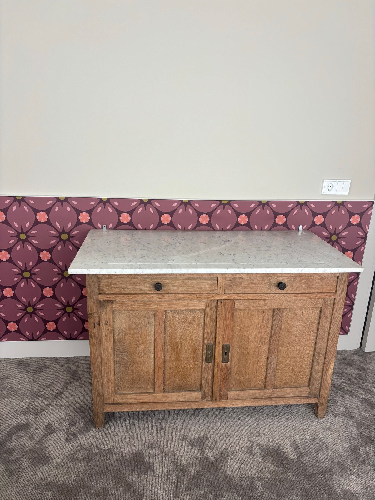 Commode/ dressoir met marmeren blad, Ophalen