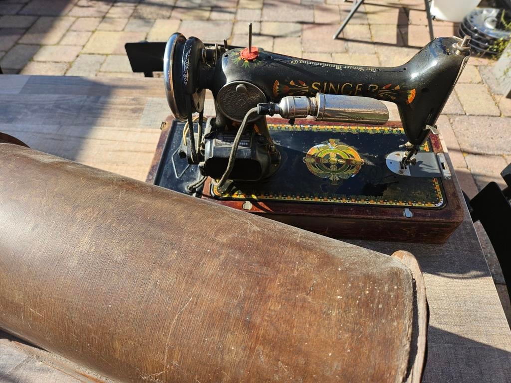 Oude Singer naaimachine met lotus details, decoratie, Ophalen of Verzenden