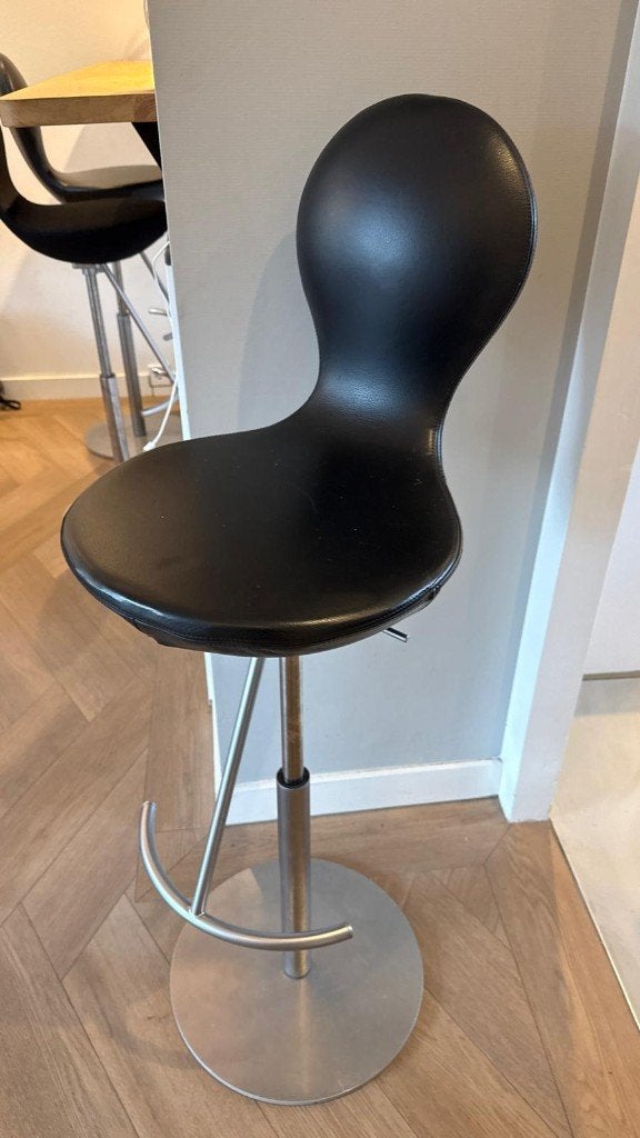 barkruk stokke varier twee keer leder een keer stof, Ophalen, Gebruikt, 60 tot 90 cm, In hoogte verstelbaar