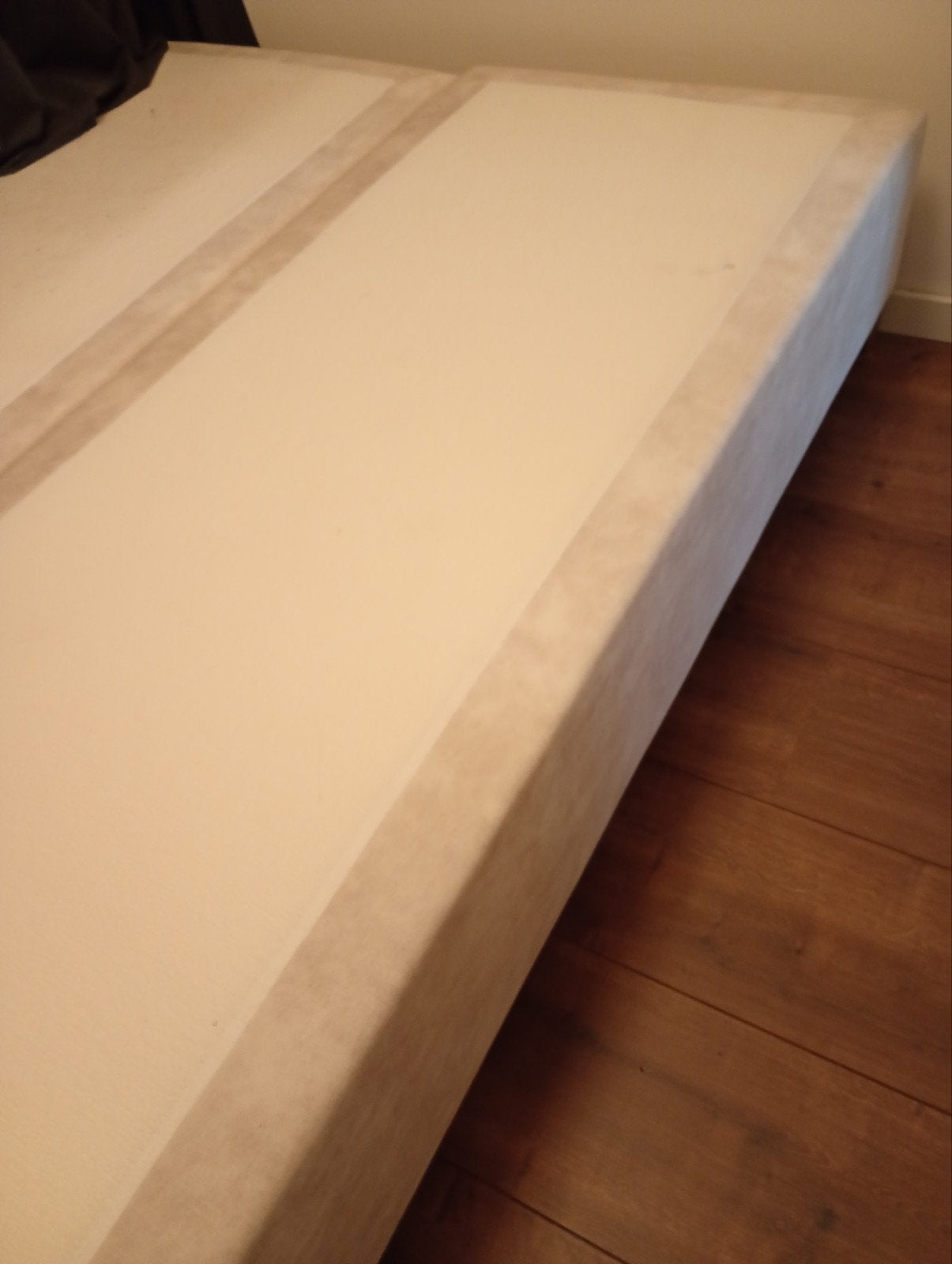 Boxspring onderstel 140x200 cm - Zo goed als nieuw, Huis en Inrichting, Slaapkamer | Boxsprings, Beige, Tweepersoons, Zo goed als nieuw
