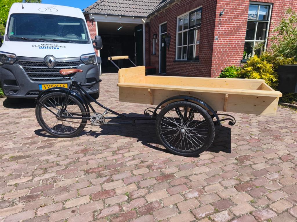 Te koop oude gerestaureerde bakfiets, Fietsen en Brommers, Fietsen | Bakfietsen, Goederen, Zo goed als nieuw, Trommelrem, Ophalen
