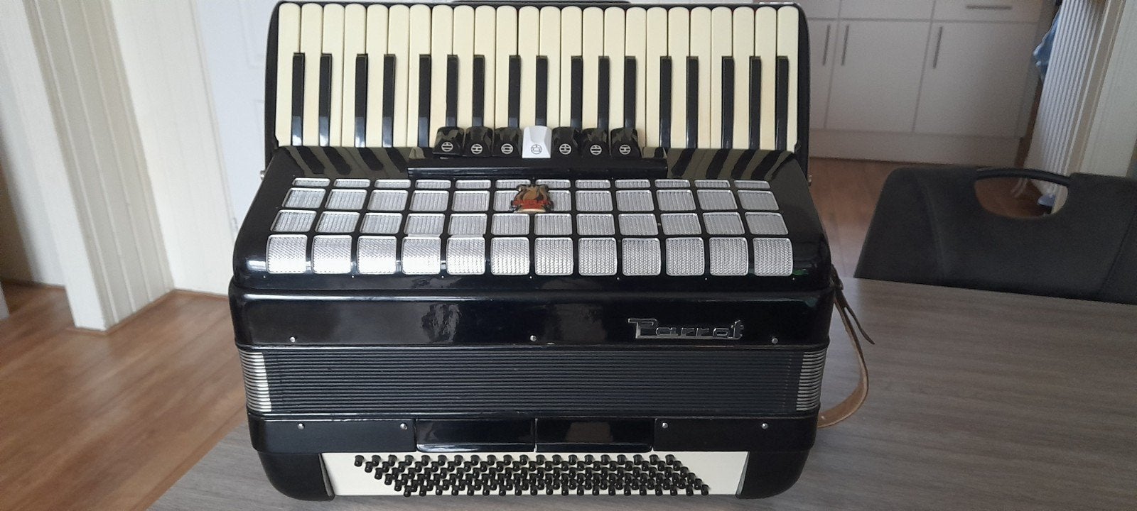 accordeon, Ophalen of Verzenden, 120-bas, Met koffer