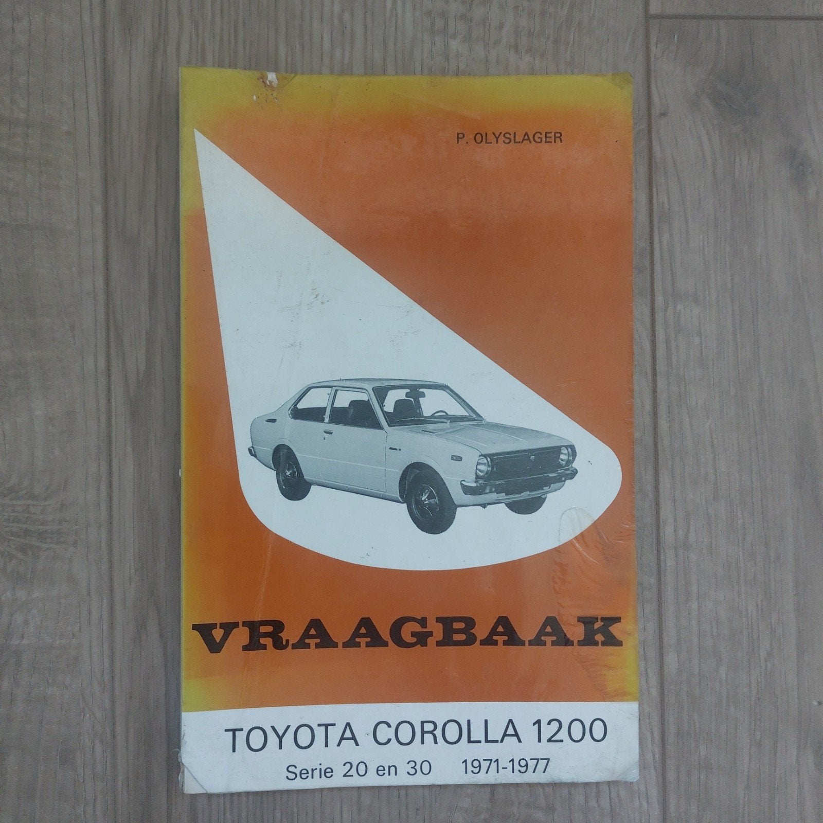 Vraagbaak Toyota Corolla 1200, Ophalen of Verzenden