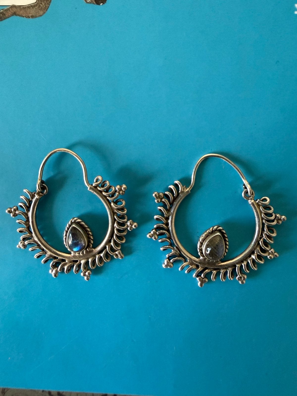 Zilveren Creolen met Labradoriet, Sieraden, Tassen en Uiterlijk, Ophalen of Verzenden, Met edelsteen, Zilver, Hangers