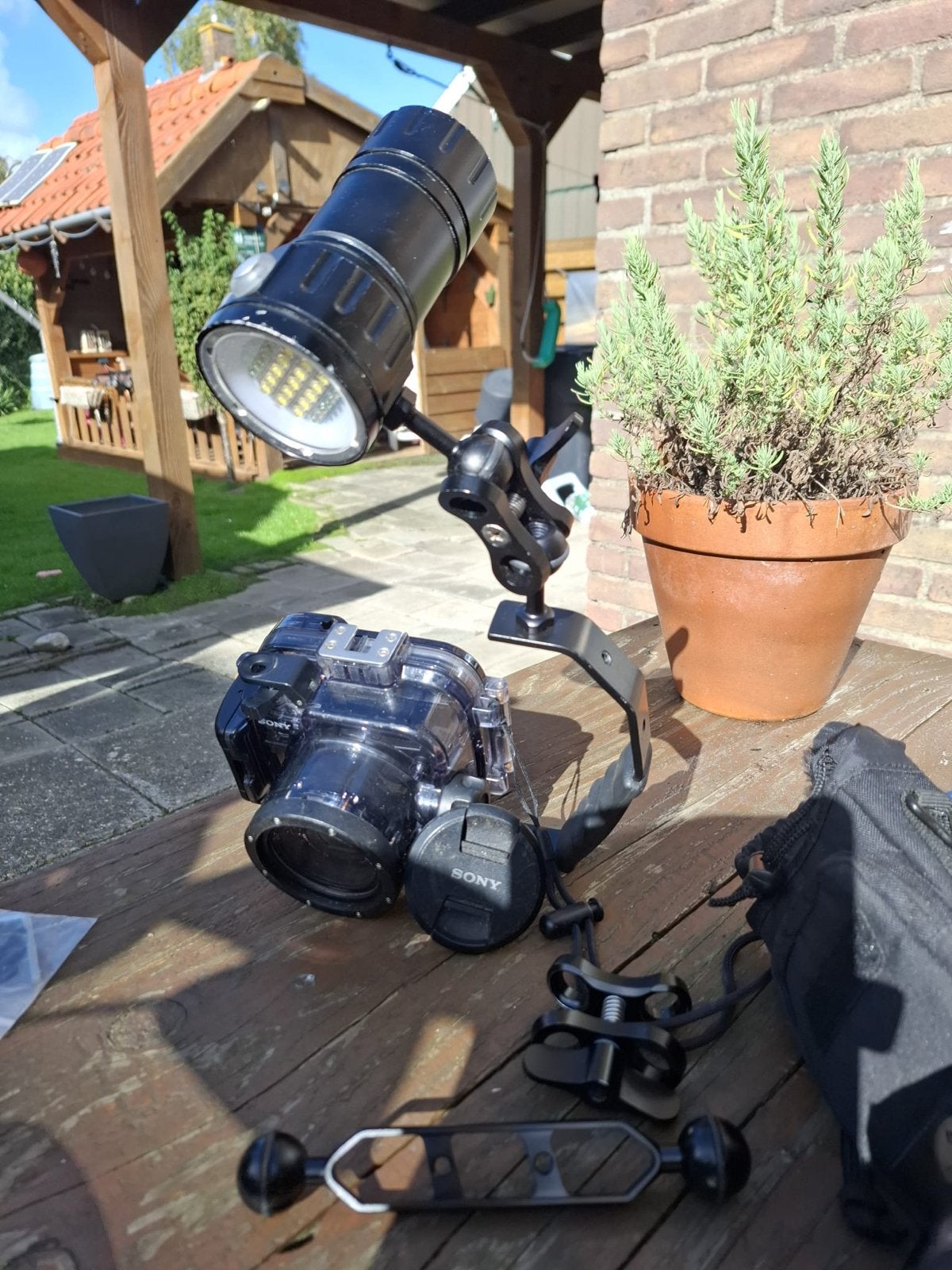 Sony RX100 onderwatercamera set met behuizing en lamp, Gebruikt, Sony, Inclusief onderwaterhuis, 10 t/m 40 meter