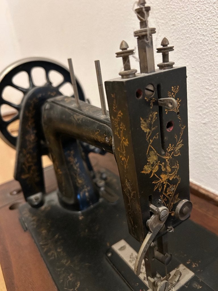 Antieke nnaimachine, Ophalen