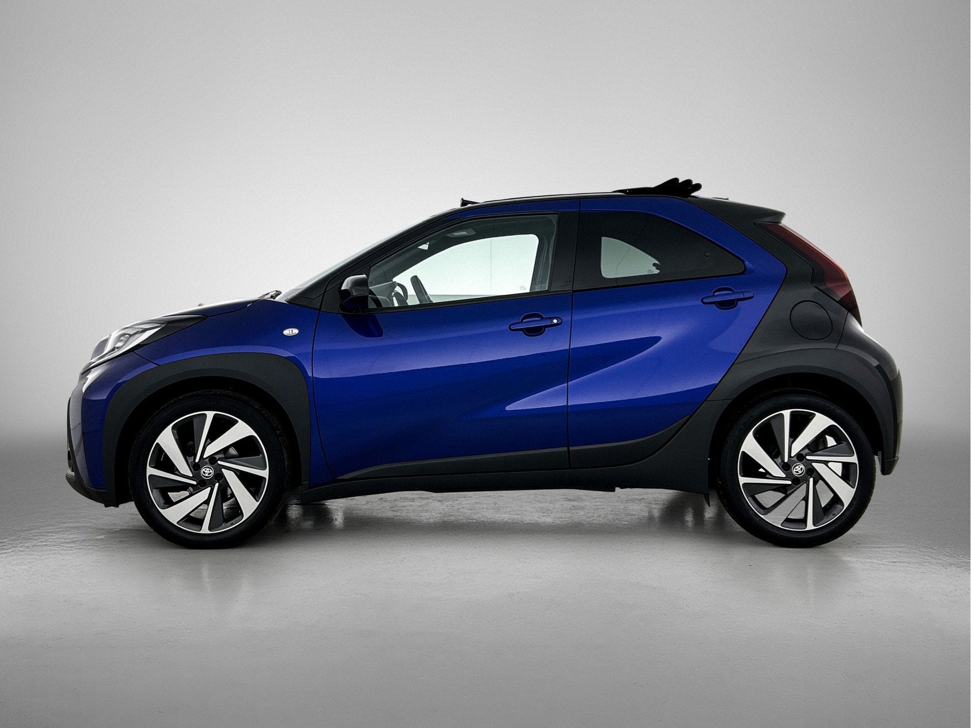 Toyota Aygo X 1.0 VVT-i MT | Cabrio | JBL | Apple Carplay /, Stof, Gebruikt, Origineel Nederlands, 3 cilinders