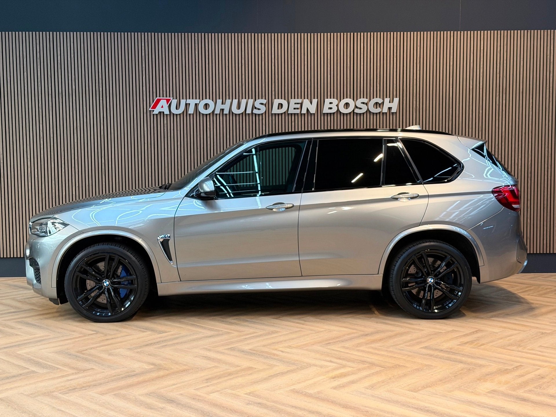 BMW X5M 4.4 V8 575PK 2017 - B&O - Pano - Carbon - Memory, Automaat, Gebruikt, 4395 cc, Leder