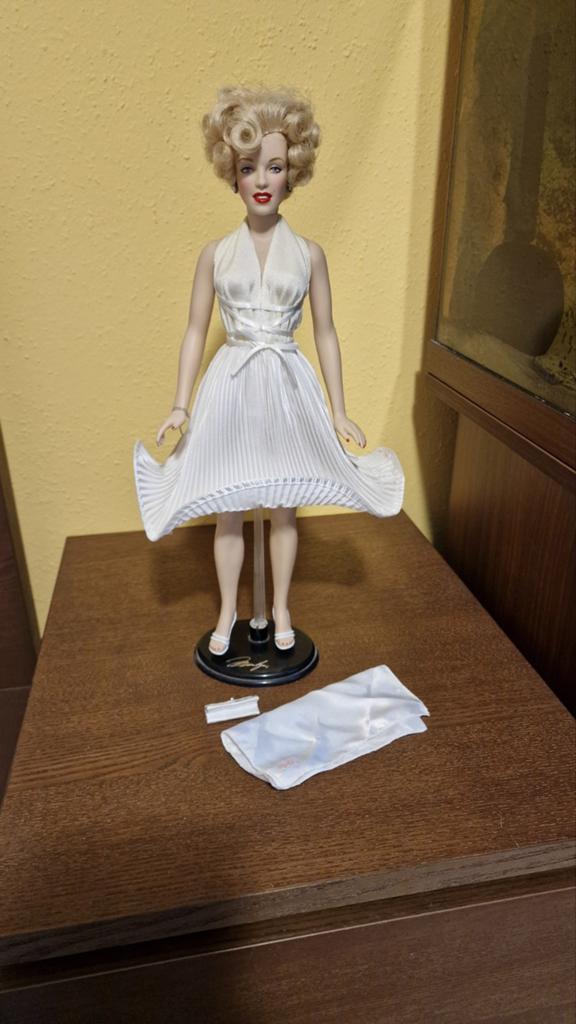 Marilyn Monroe vinyl portrait doll Franklin Mint, Verzamelen, Poppen, Ophalen of Verzenden, Nieuw, Pop