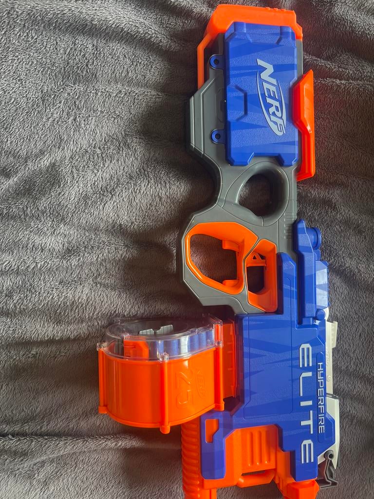 Nerf Elite Hyperfire Blaster met magazijn, Ophalen of Verzenden, Gebruikt, Jongen of Meisje