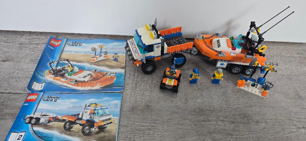 Lego 7726 & 7736 compleet, 3 poppetjes, Kinderen en Baby's, Speelgoed | Duplo en Lego, Compleet, Gebruikt, Lego, Ophalen of Verzenden